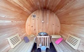 Apartment Plaza -Wallbox 11Kw- Private Spa- Jacuzzi, Infrared Sauna, Luxury Massage Chair, Parking, Entry With Pin 0 - 24H, Free Cancellation 24 Hours Before Check In,Premium Pillows And Mattress